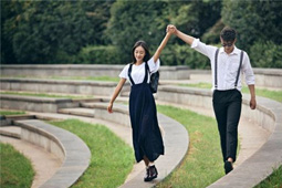 婚后压力过大老公提出离婚，该如何挽回婚姻?