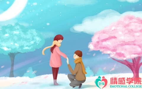 前男友隔了半年找我复合，我该答应吗？